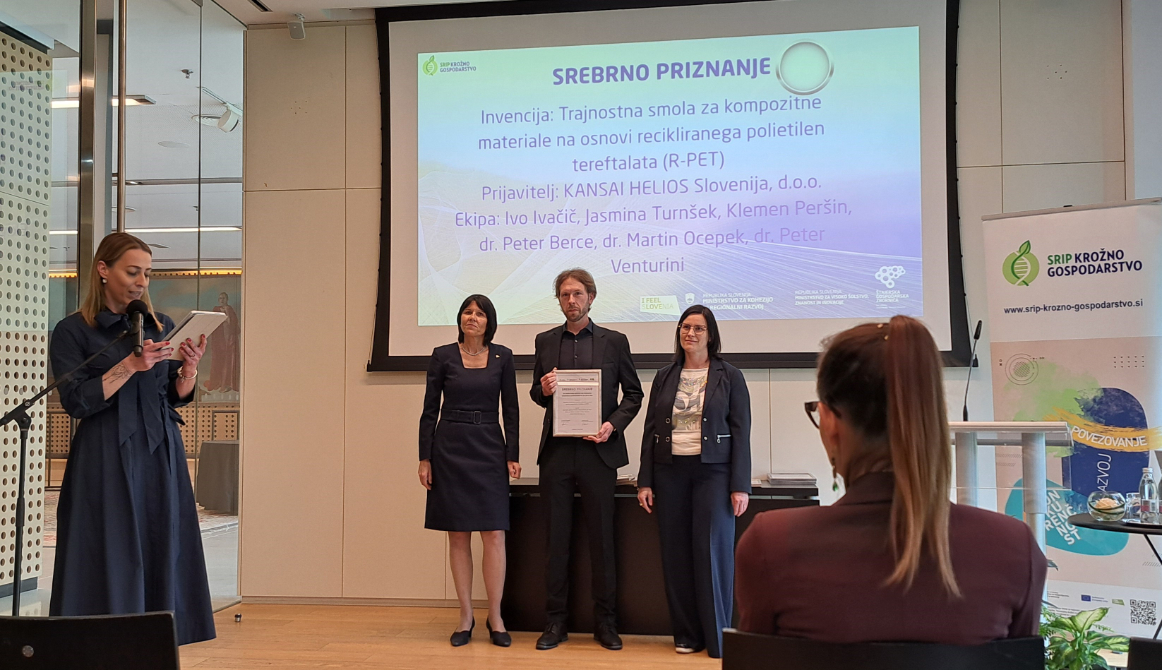 Podjetje KANSAI HELIOS Slovenija prejela srebrno priznanje za invencijo na področju krožnega gospodarstva